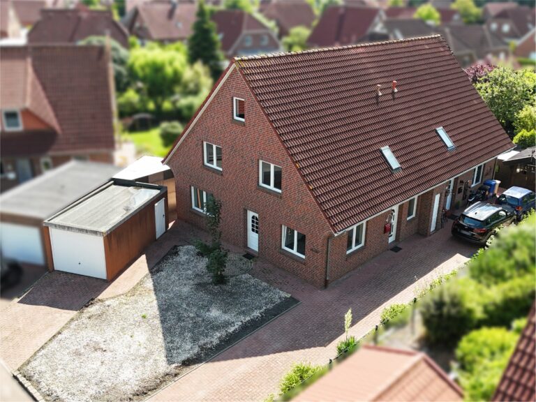 Große Doppelhaushälfte mit Garage in ruhiger und beliebter Lage!